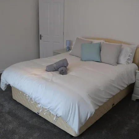 Modern 5-bedroom בית נופש *