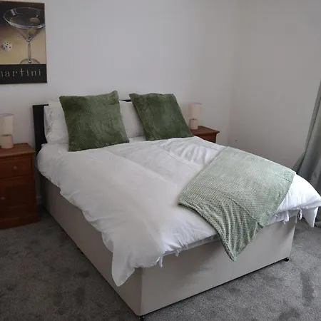 Modern 5-bedroom בריסטול