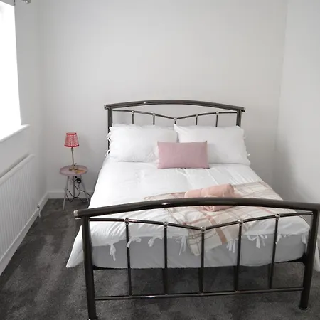 בית נופש Modern 5-bedroom