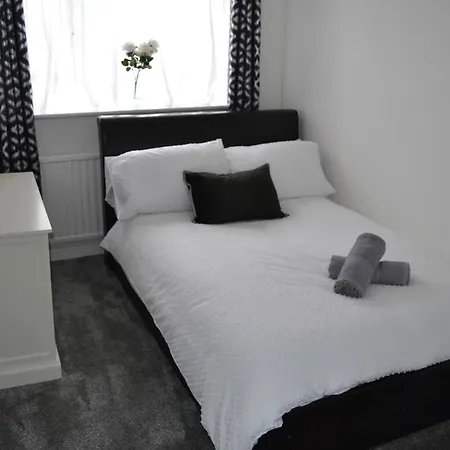 Modern 5-bedroom * Bristol