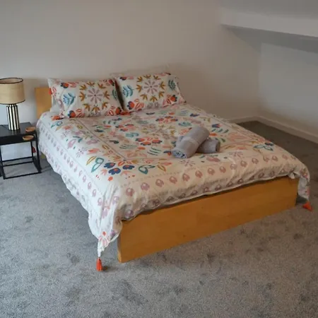 Modern 5-bedroom Hébergement de vacances Bristol